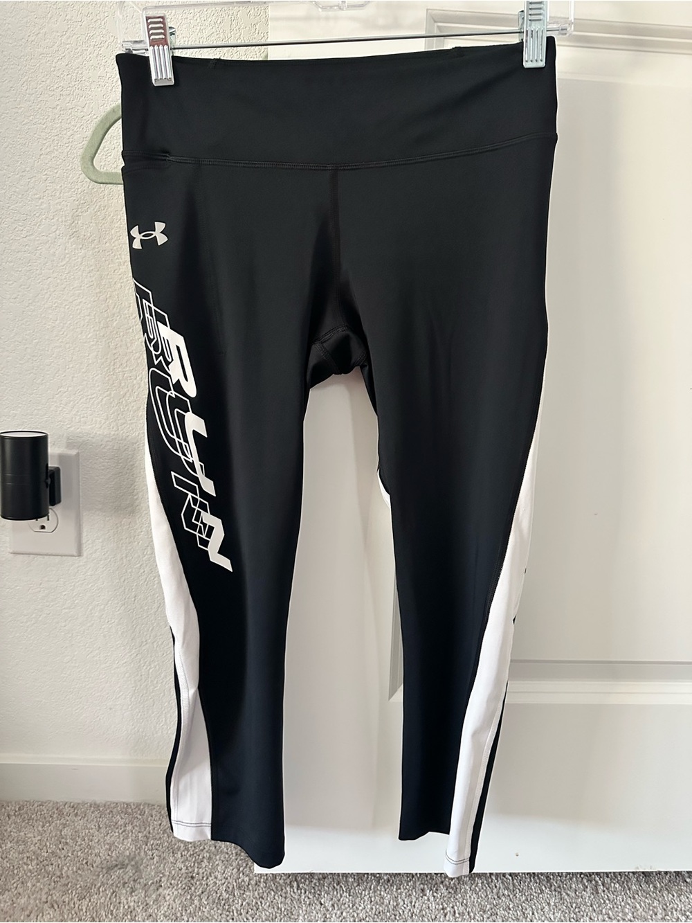 Under Armour Black and White Performance Capris